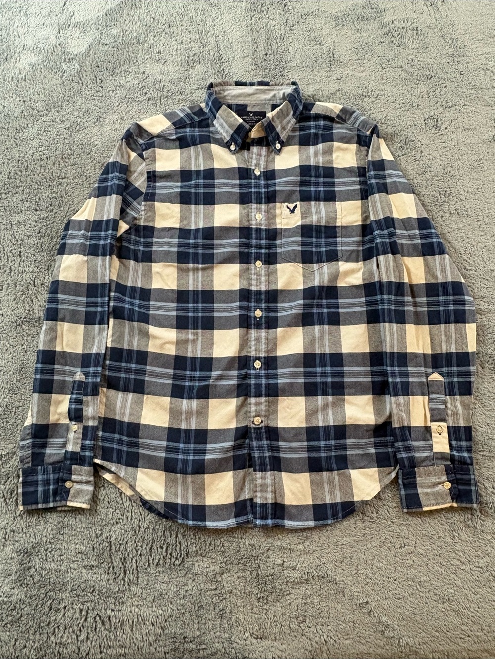 American Eagle Outfitters Navy and Cream Plaid Button-Down Shirt - Long Sleeve